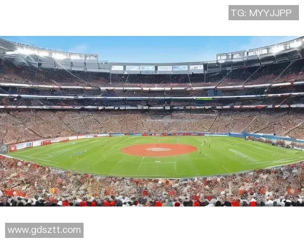 足球魔方阳哥揭秘足球技巧与战术的奥秘，助你成为球场上的明星球员